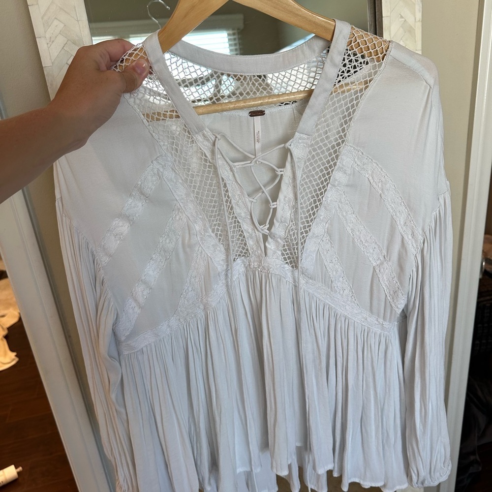 Free People Don’t Let Go White Lace-Up Women's Top - Picture 3 of 7